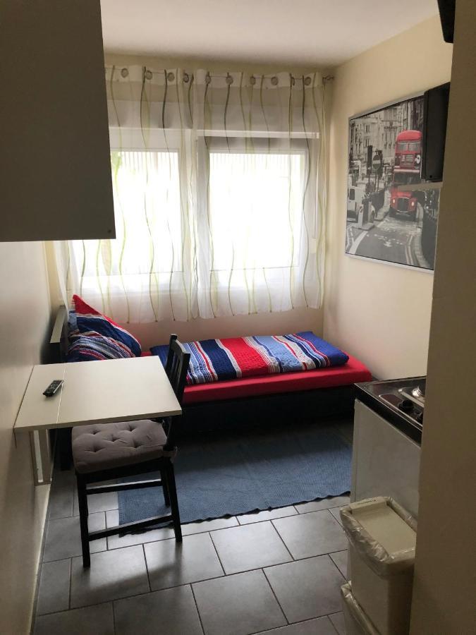 Ullis Pension Fuer Monteure & Handwerker Malsch  Exterior foto